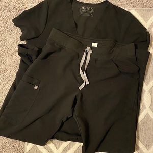 FIGS BLACK SCRUB SET